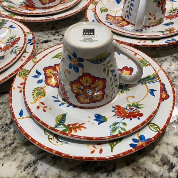 🔥Host Pick🔥 ❤️222 Fifth Porceline Dinner Set ❤️ - Picture 2 of 7